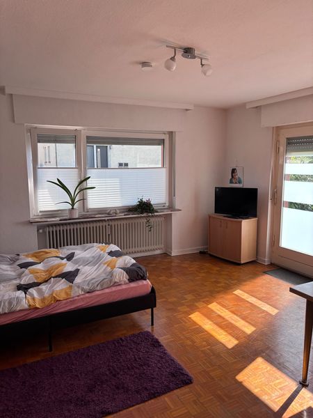 Schöne 3-Zimmer-Wohnung mit kleiner Terrasse, teilmöbliert mit EBK in Melle-Buer